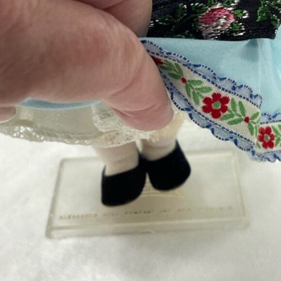 Madame Alexander bent knee restrung 8" Rumania/Romania doll with stand. - Picture 5 of 6